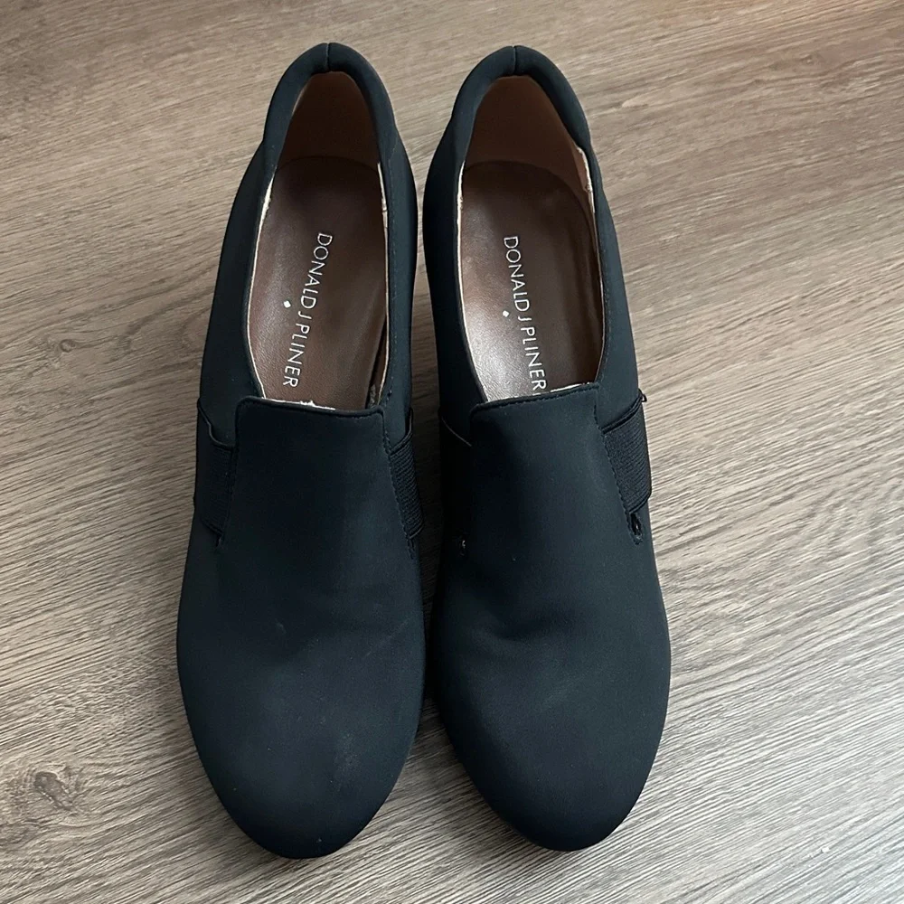 Donald J. Pliner chic black